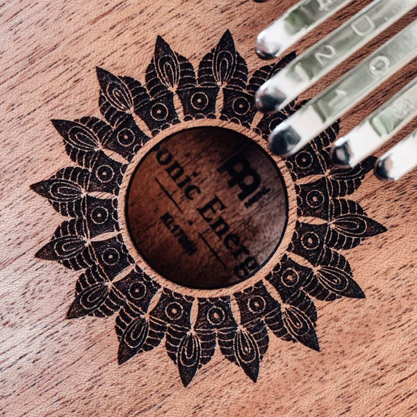 Meinl Sonic Energy KL1708H Sound Hole Kalimba, 17 Töne, mahogany matte