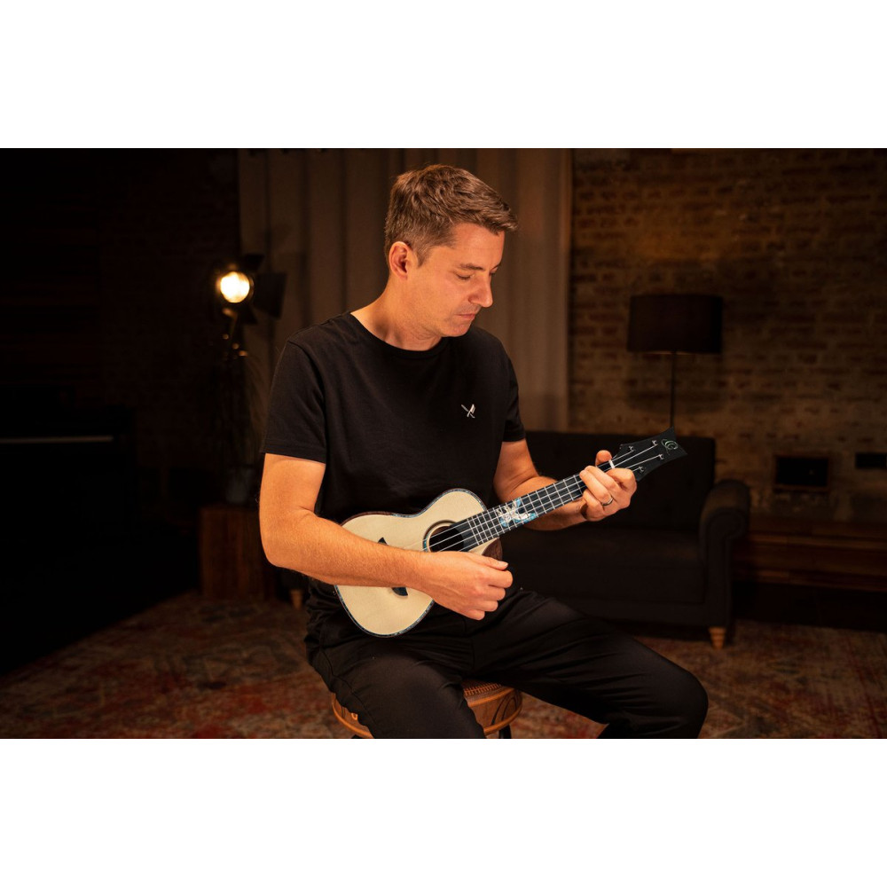 Ortega 1B-EAGLESUITE The Private Room Series Concert Ukulele 4 String - Spruce / White Ebony Natural + Bag