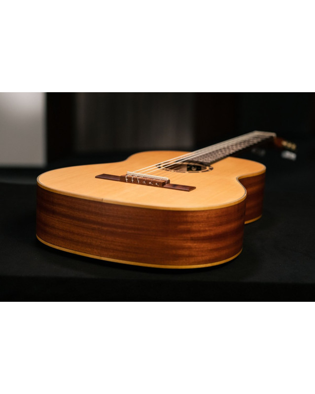 Ortega 1B-R121 Family Series 4/4 Classical Guitar 6 String - Mahogany Natural + Gigbag