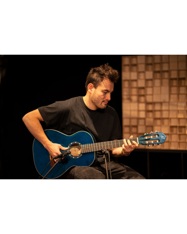 Ortega 1B-R121-3/4OC Family Series 3/4 Classical Guitar 6 String - Ocean Blue + Gigbag