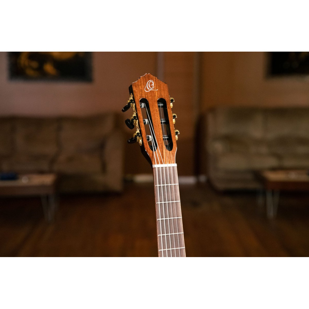 Ortega 1B-R221BK-7/8 Family Series 7/8 Classical Guitar 6 String - Spruce / Mahogany Black + Gig Bag