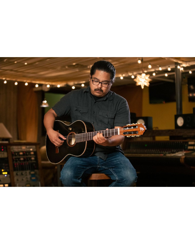 Ortega 1B-R221BK-7/8 Family Series 7/8 Classical Guitar 6 String - Spruce / Mahogany Black + Gig Bag