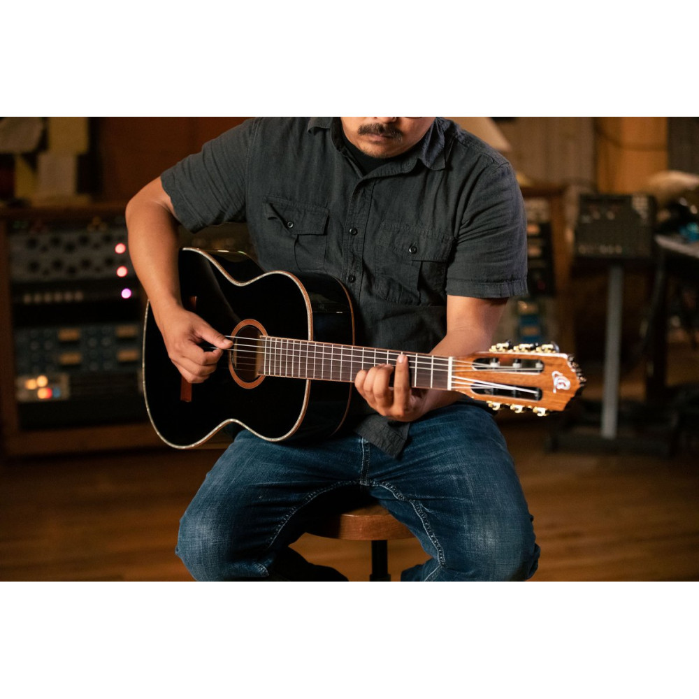Ortega 1B-R221BK-7/8 Family Series 7/8 Classical Guitar 6 String - Spruce / Mahogany Black + Gig Bag