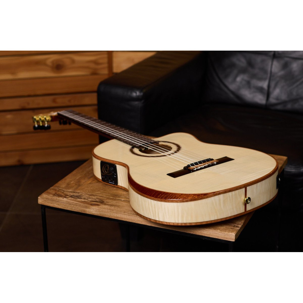 Ortega BRIDESUITECE The Private Room 4/4 Nylon String Guitar 6-String - Natural + Gig Bag