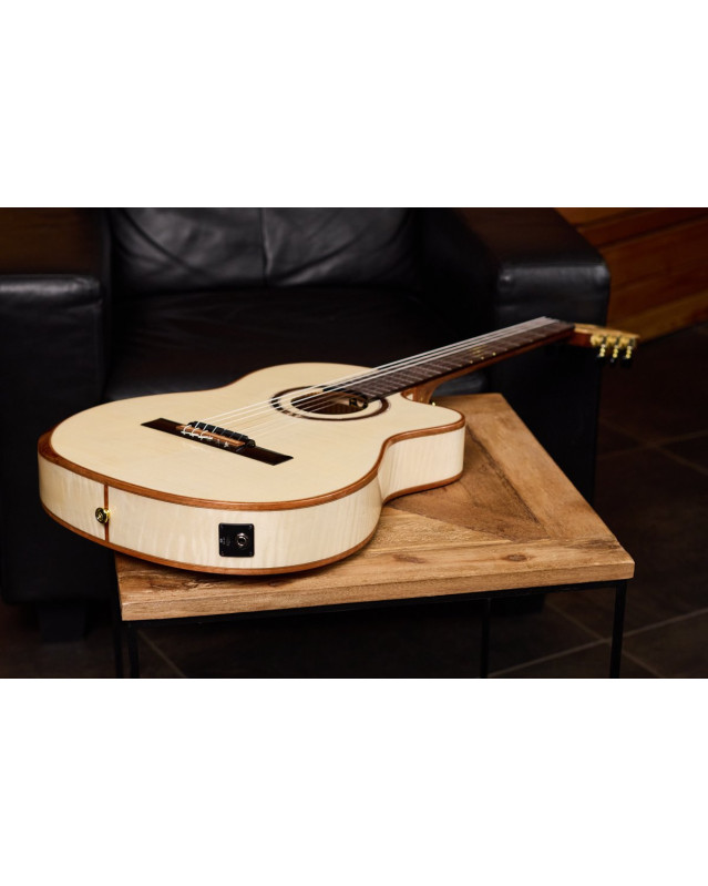Ortega BRIDESUITECE The Private Room 4/4 Nylon String Guitar 6-String - Natural + Gig Bag