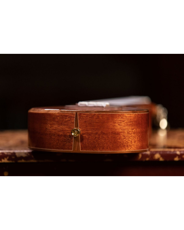 Ortega ECLIPSE-CC4 Custom Built Series Concert Ukulele 4 String - Solid Mahogany Natural + Bag