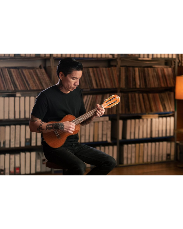 Ortega ECLIPSE-TE8 Custom Built Series Tenor Ukulele 8 String - Solid Mahogany Natural + Bag