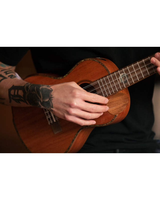 Ortega ECLIPSE-TE8 Custom Built Series Tenor Ukulele 8 String - Solid Mahogany Natural + Bag
