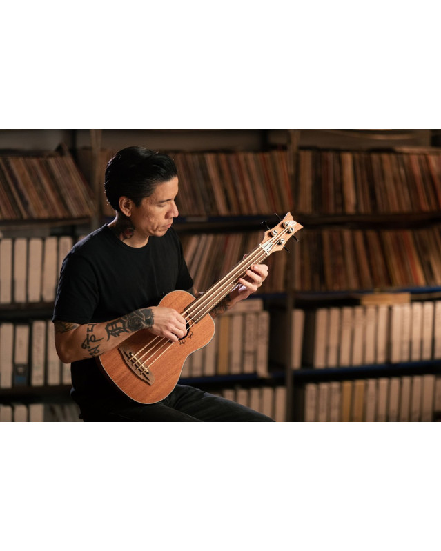 Ortega LIZZY-BSFL-GB Lizard Series Short Scale Fretless Uke Bass 4 String - Mahogany Natural + Bag