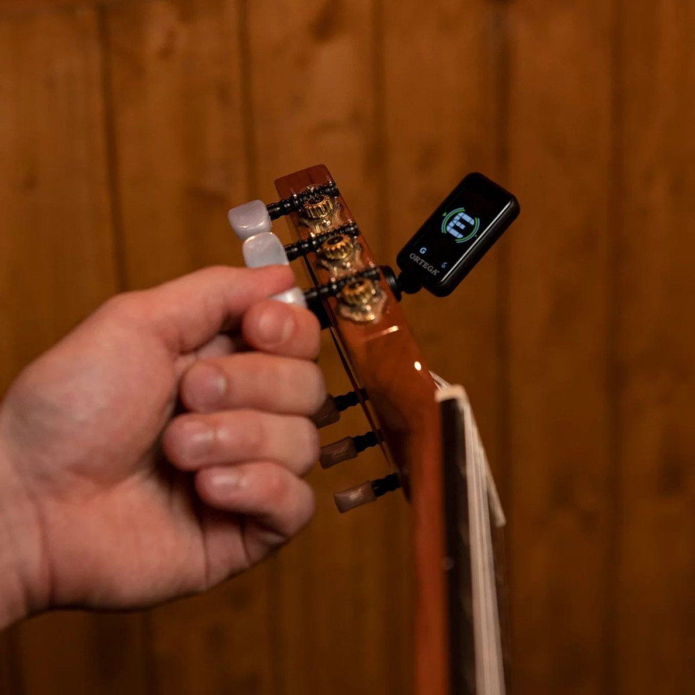 Ortega OET-BK Multi-Mode Headstock-Tuner