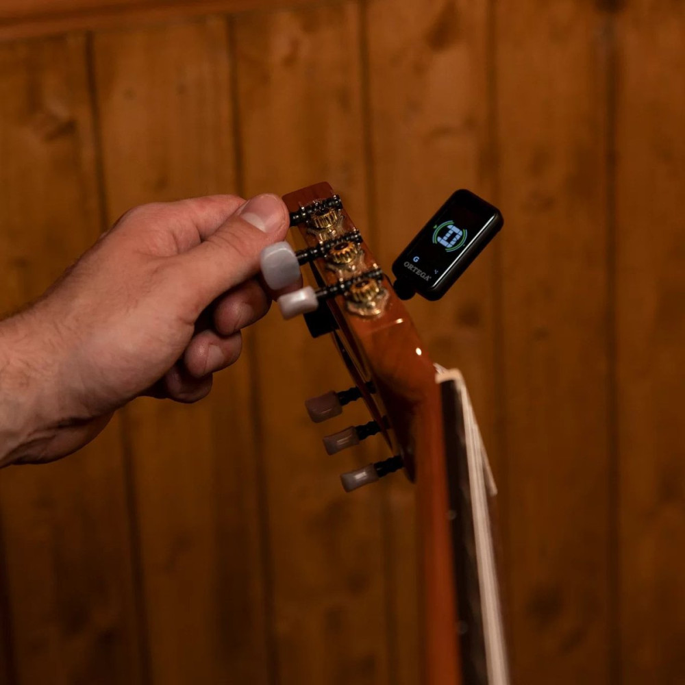Ortega OET-BK Multi-Mode Headstock-Tuner