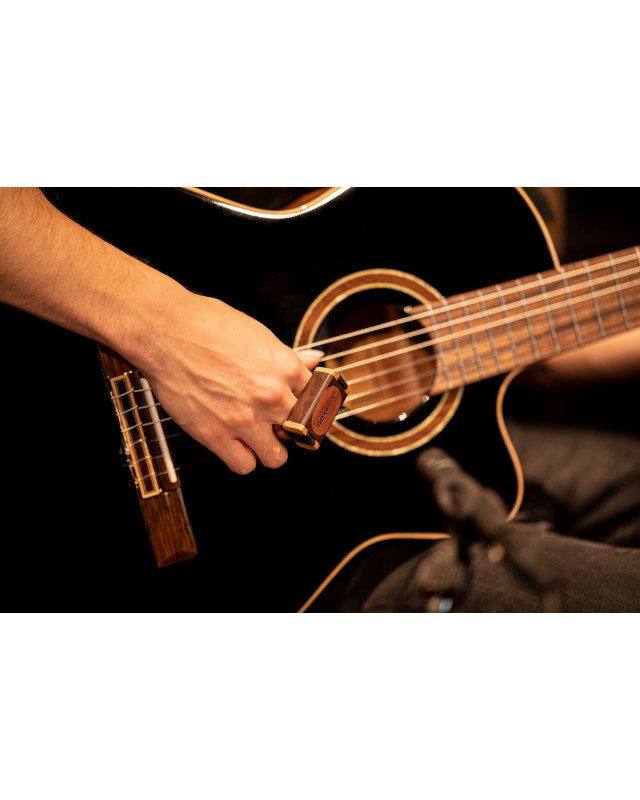 Ortega OFSW-L Sound Effect Series Large Wood Finger Shaker - Ebony / Red Cedar Natural