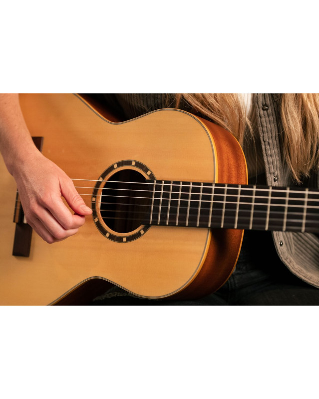 Ortega R121-3/4 Family Series 3/4 Classical Guitar 6 String - Mahogany Natural + Gigbag