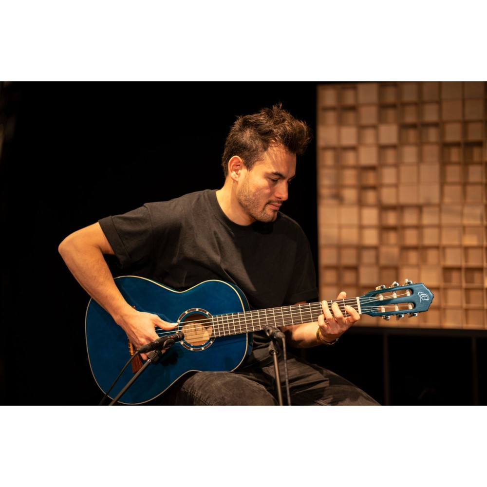 Ortega R121-3/4OC Family Series 3/4 Classical Guitar 6 String - Ocean Blue + Gigbag