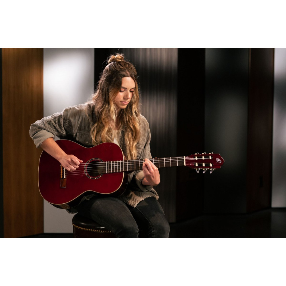 Ortega R121-7/8WR Classical Guitar Family Series 7/8 - Wine red + Bag