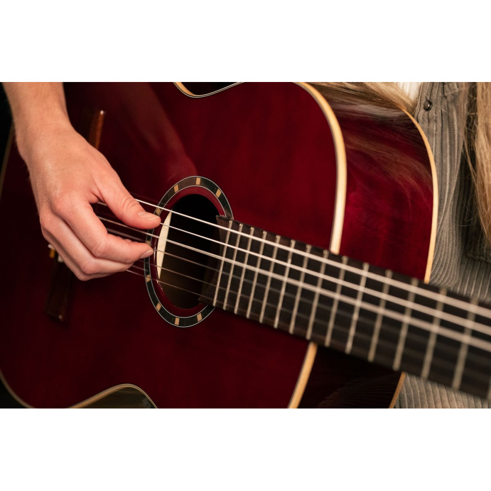 Ortega R121-7/8WR Classical Guitar Family Series 7/8 - Wine red + Bag