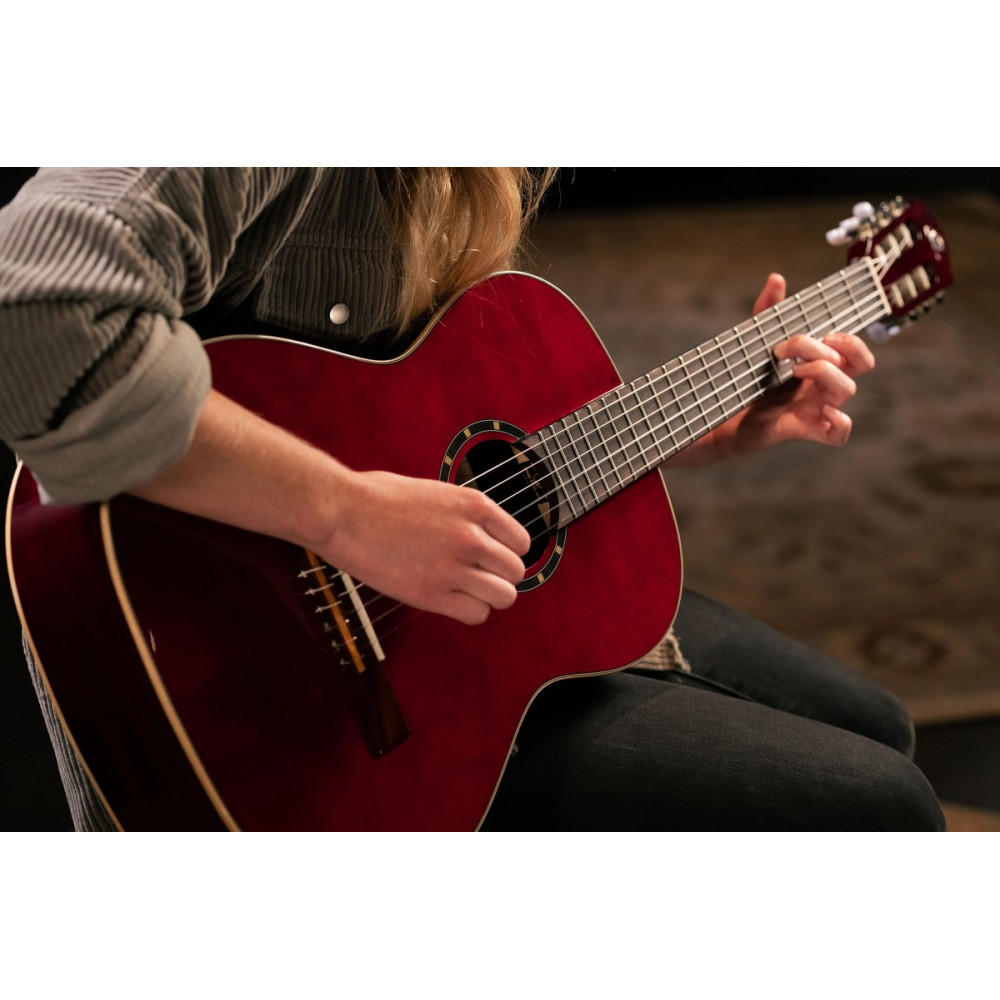 Ortega R121-7/8WR Classical Guitar Family Series 7/8 - Wine red + Bag