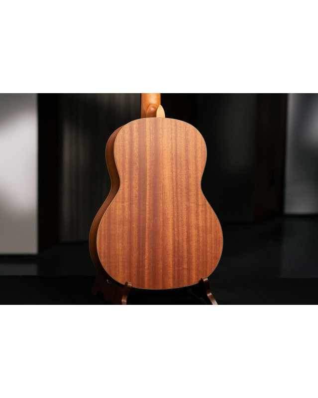 Ortega R122 Family Series 4/4 Classical Guitar 6 String - Cedar / Mahogany Natural + Gigbag