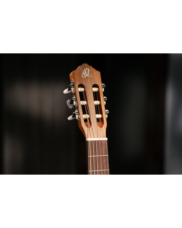 Ortega R122 Family Series 4/4 Classical Guitar 6 String - Cedar / Mahogany Natural + Gigbag