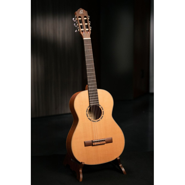 Ortega R122-3/4 Family Series 3/4 Classical Guitar 6 String - Cedar / Mahogany Natural + Gigbag