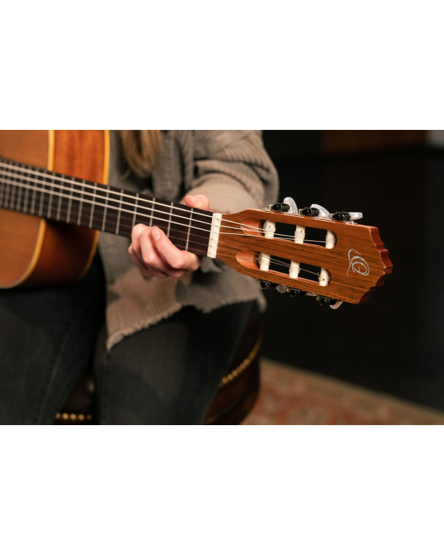 Ortega R122-7/8 Family Series 7/8 Classical Guitar 6 String - Cedar / Mahogany Natural + Gigbag