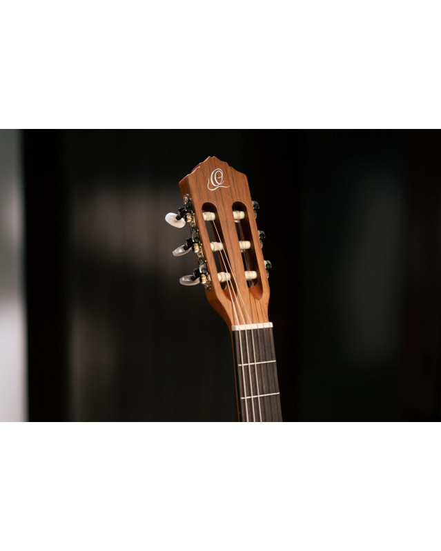 Ortega R122SN Family Series 4/4 Classical Slim Neck Guitar 6 String - Cedar / Mahogany Natural + Gigbag