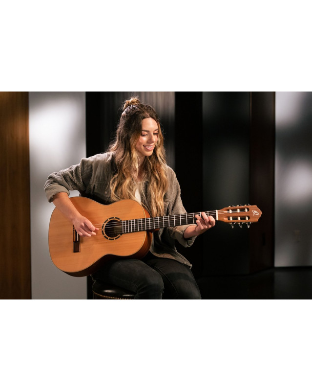 Ortega R122SN Family Series 4/4 Classical Slim Neck Guitar 6 String - Cedar / Mahogany Natural + Gigbag