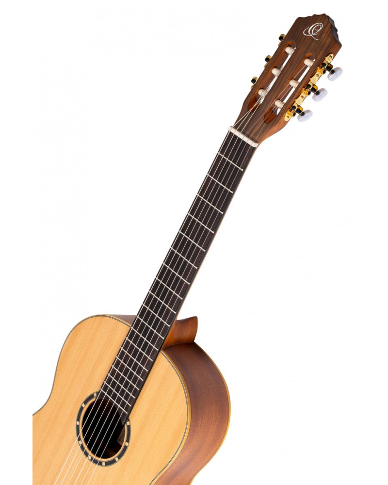 Ortega R131 Family Series Pro 4/4 Classical Guitar 6 String - Cedar / Mahogany Natural + Gigbag