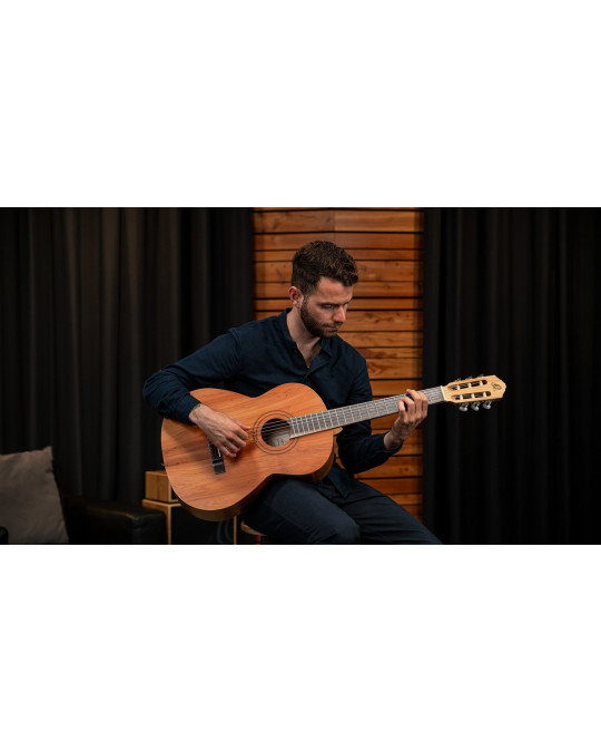 Ortega R16PC Traditional Series 4/4 Nylon String Guitar 6-String - Natural Cedar