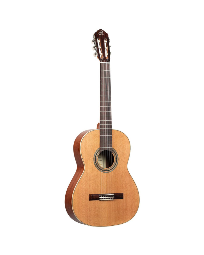 Ortega R18G Traditional Series 4/4 Nylon String Guitar 6-String + Pro Gig Bag