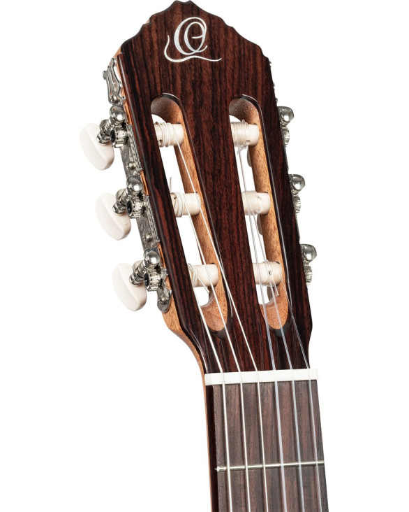Ortega R18G Traditional Series 4/4 Nylon String Guitar 6-String + Pro Gig Bag