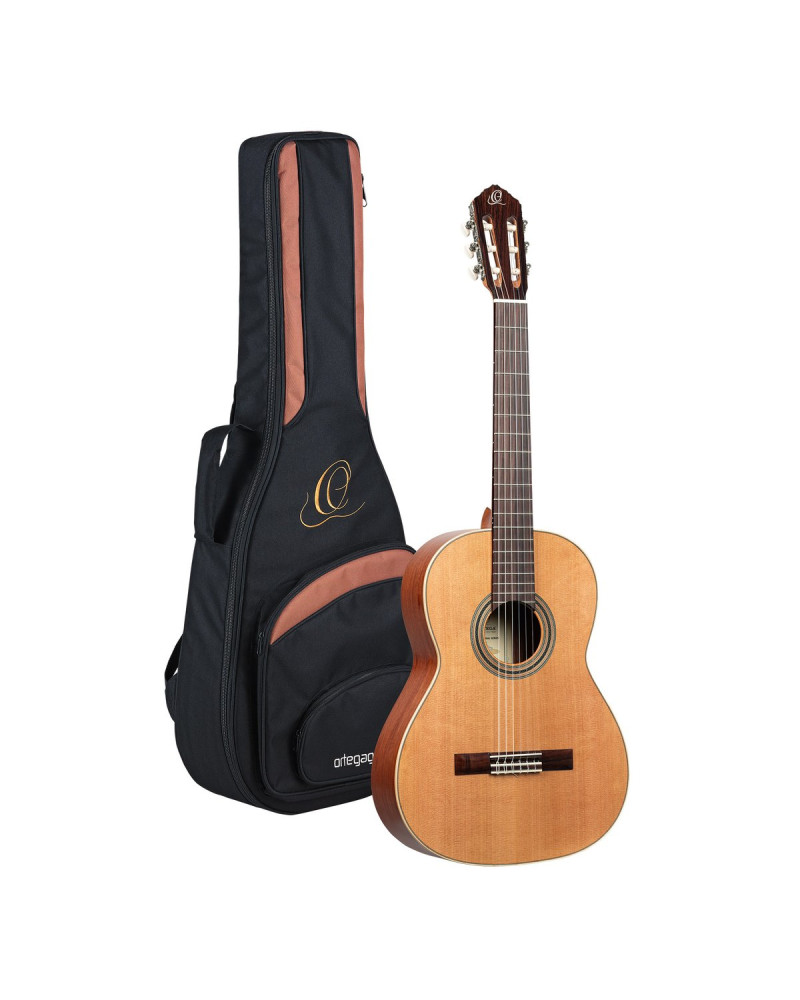 Ortega R18G Traditional Series 4/4 Nylon String Guitar 6-String + Pro Gig Bag