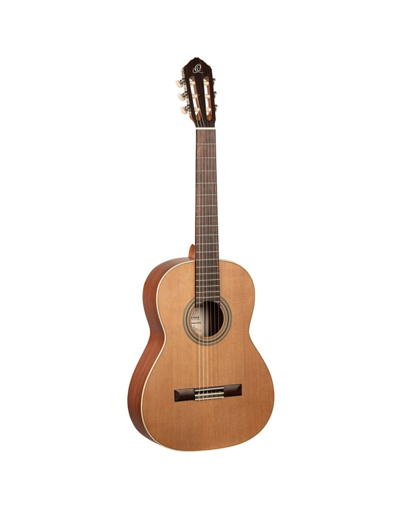 Ortega R18S Traditional Series 4/4 Nylon String Guitar 6-String + Pro Gig Bag