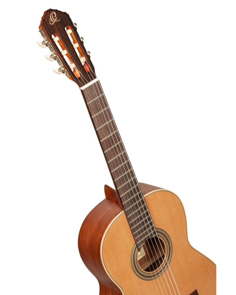 Ortega R18S-L Traditional Series 4/4 size Nylon String Guitar 6-String, lefthanded + Pro Gig Bag