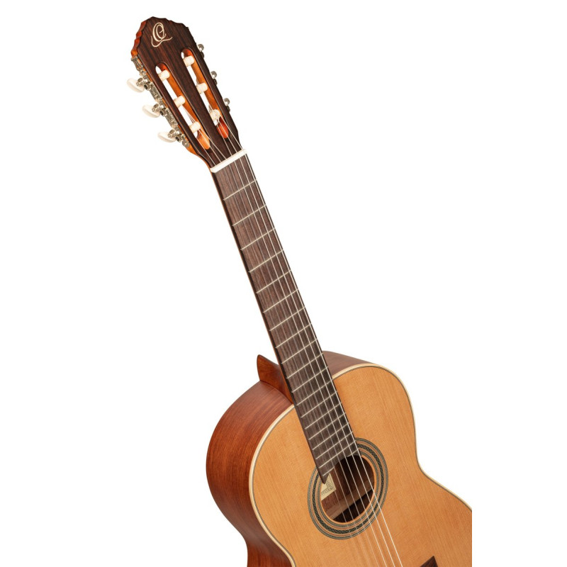 Ortega R18S-L Traditional Series 4/4 size Nylon String Guitar 6-String, lefthanded + Pro Gig Bag