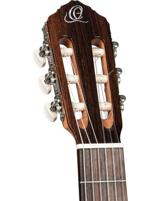 Ortega R19G Traditional Series 4/4 Nylon String Guitar 6-String + Pro Gig Bag