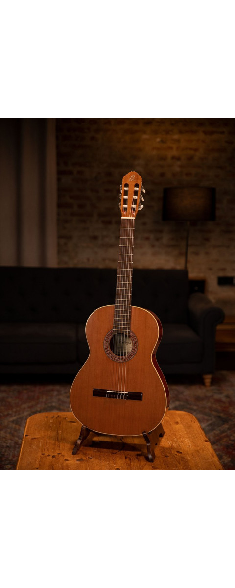 Ortega R200L Traditional Series 4/4 Classical Guitar 6-String Lefty - Natural Cedar + Gig Bag