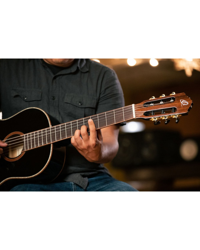 Ortega R221BK Family Series 4/4 Classical Guitar 6 String - Spruce / Mahogany Black + Bag