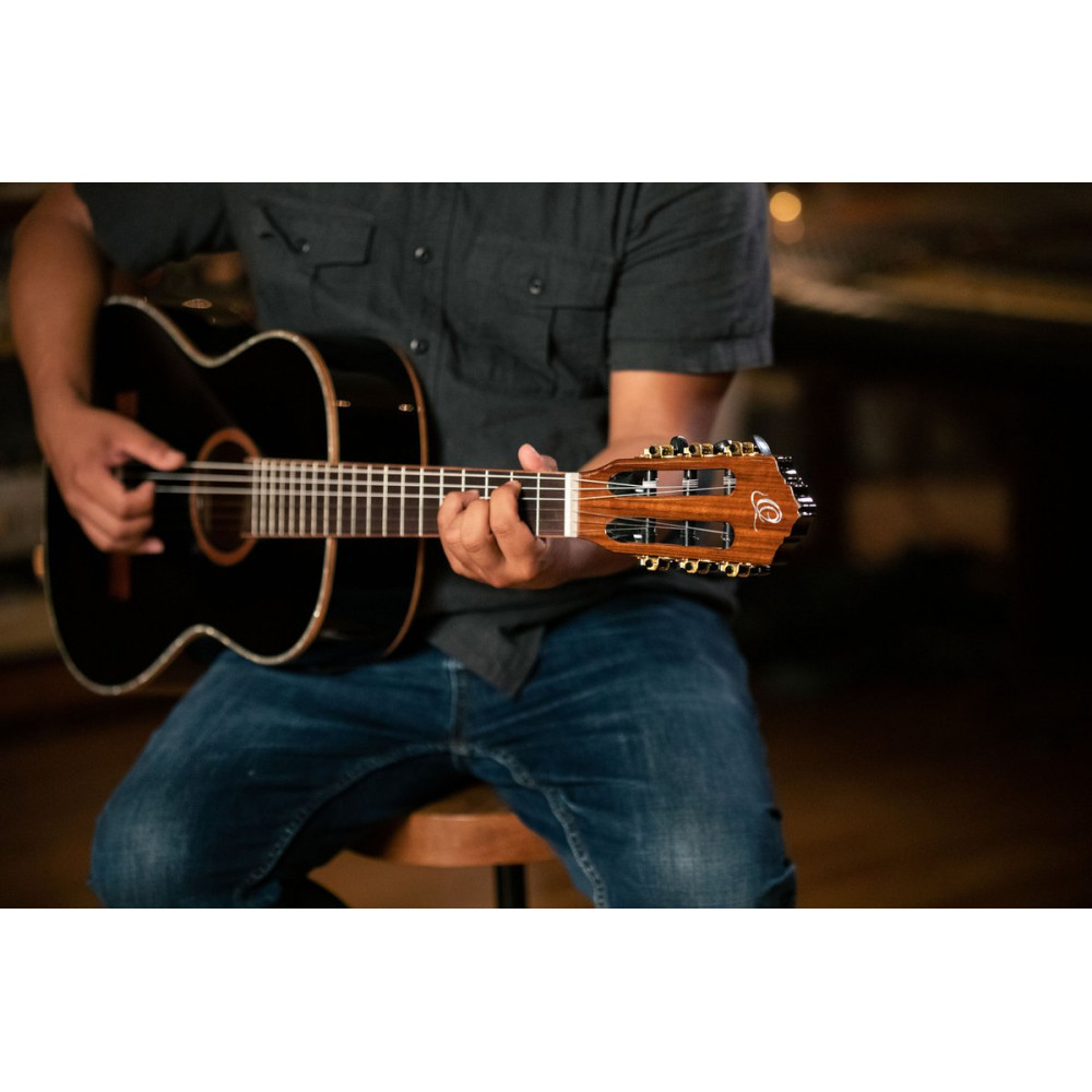 Ortega R221BK-7/8 Family Series 7/8 Classical Guitar 6 String - Spruce / Mahogany Black + Gig Bag