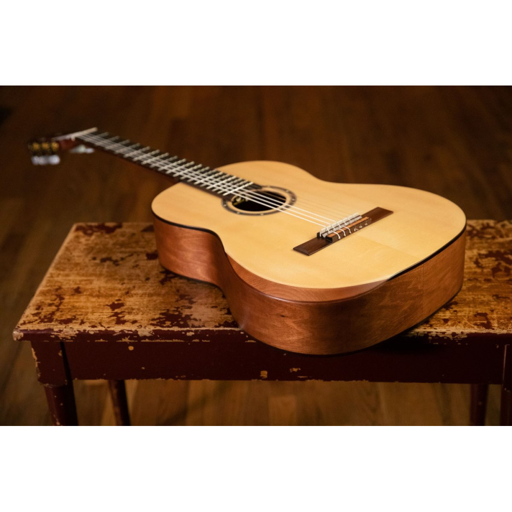 Ortega R55DLX Student Series Pro DeLuxe 4/4 Classical Guitar 6 String - Solid Spruce / Catalpa Natural