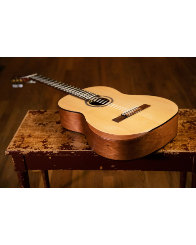 Ortega R55DLX Student Series Pro DeLuxe 4/4 Classical Guitar 6 String - Solid Spruce / Catalpa Natural