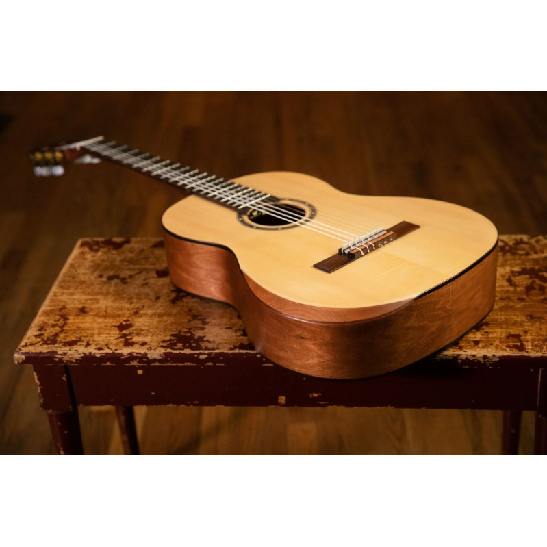 Ortega R55DLX Student Series Pro DeLuxe 4/4 Classical Guitar 6 String - Solid Spruce / Catalpa Natural