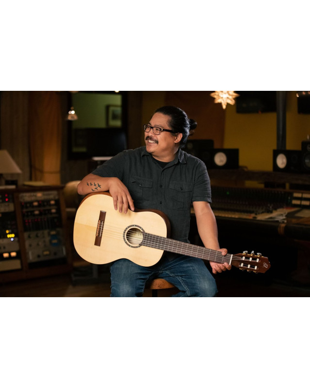 Ortega R55DLX Student Series Pro DeLuxe 4/4 Classical Guitar 6 String - Solid Spruce / Catalpa Natural