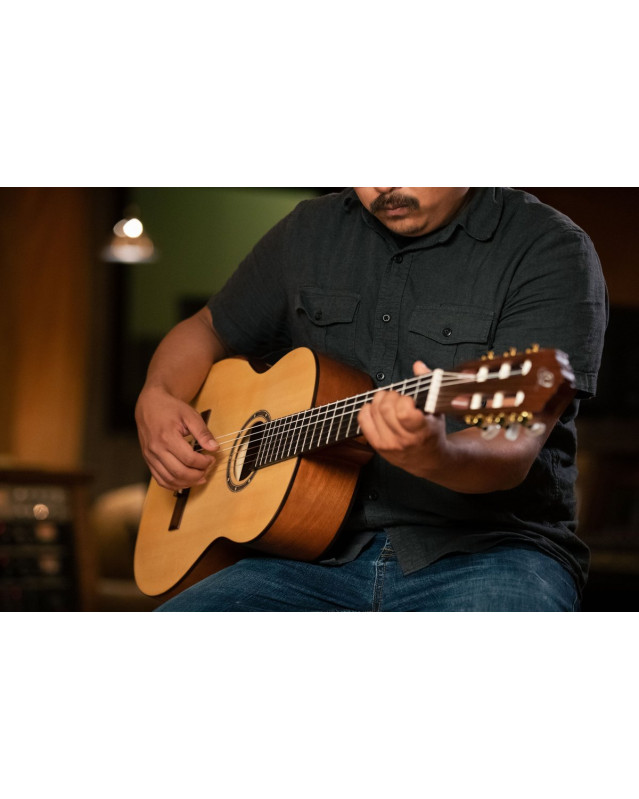 Ortega R55DLX Student Series Pro DeLuxe 4/4 Classical Guitar 6 String - Solid Spruce / Catalpa Natural