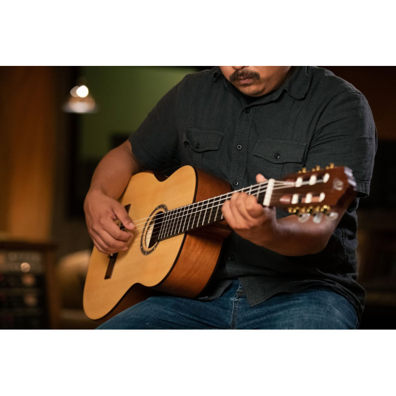 Ortega R55DLX Student Series Pro DeLuxe 4/4 Classical Guitar 6 String - Solid Spruce / Catalpa Natural