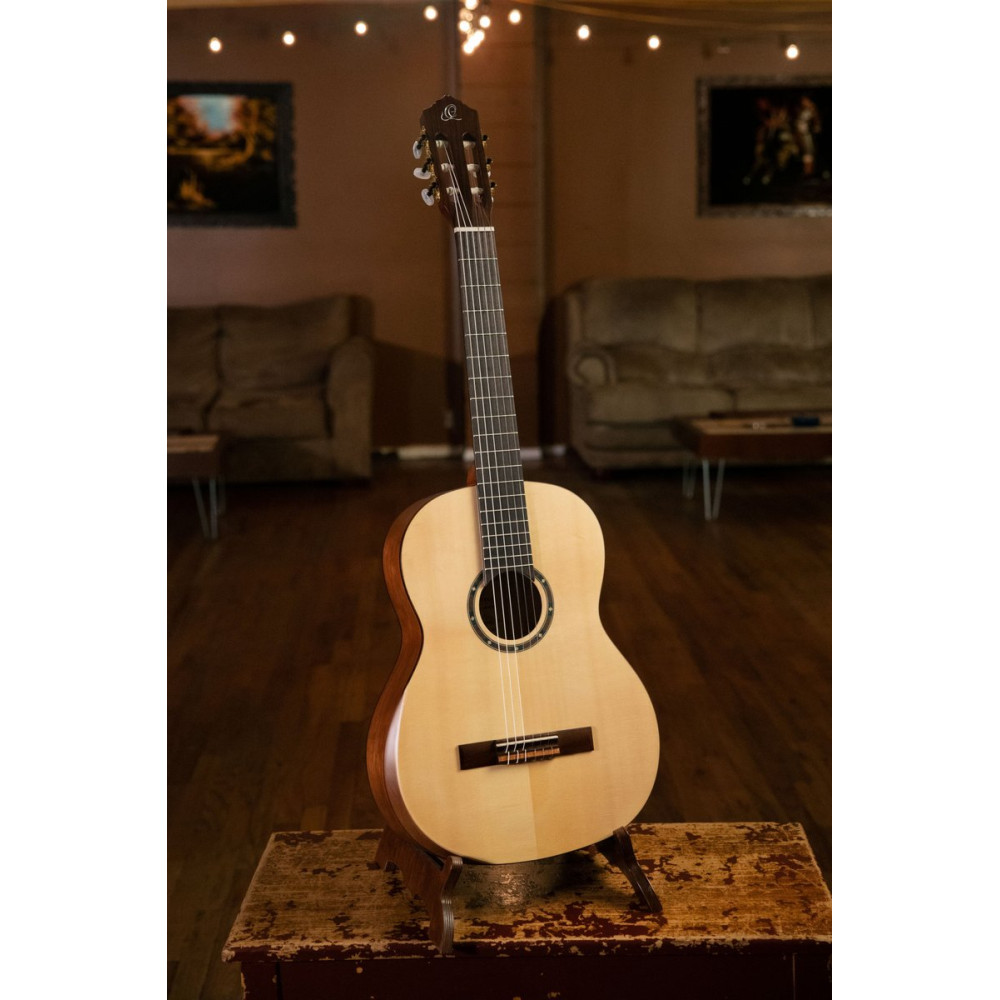 Ortega R55DLX Student Series Pro DeLuxe 4/4 Classical Guitar 6 String - Solid Spruce / Catalpa Natural