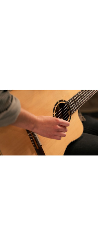 Ortega RCE125SN Family Series 4/4 Classical Slim Neck Guitar 6 String - Spruce / Mahogany Natural + Gig Bag
