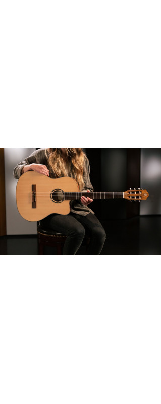 Ortega RCE125SN Family Series 4/4 Classical Slim Neck Guitar 6 String - Spruce / Mahogany Natural + Gig Bag