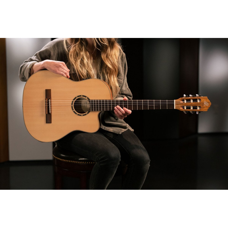 Ortega RCE125SN Family Series 4/4 Classical Slim Neck Guitar 6 String - Spruce / Mahogany Natural + Gig Bag