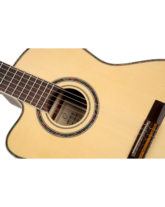 Ortega RCE141NT-L Family Series Pro 4/4 Classical Guitar 6 String Lefty - Solid Spruce / Mahogany Natural + Bag